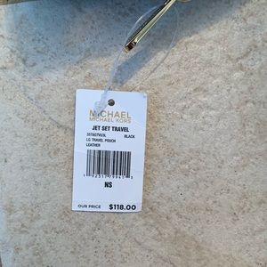 MICHAEL KORS BLACK POUCH|NEVER BEEN USED